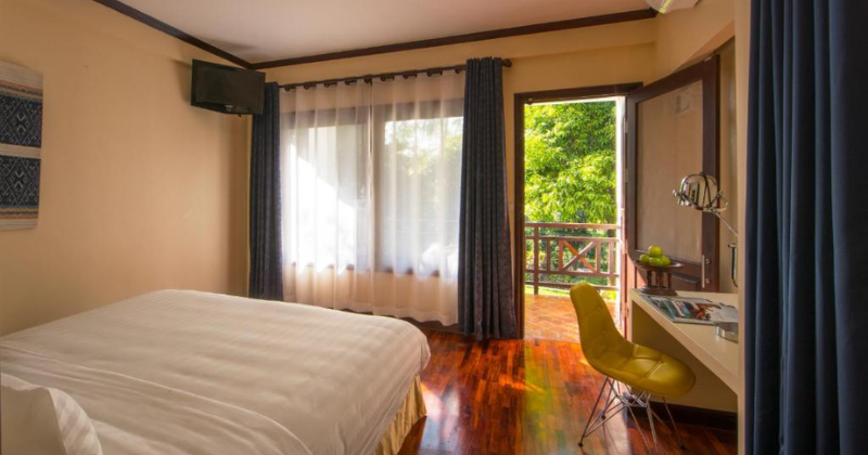 Room Parasol Blanc