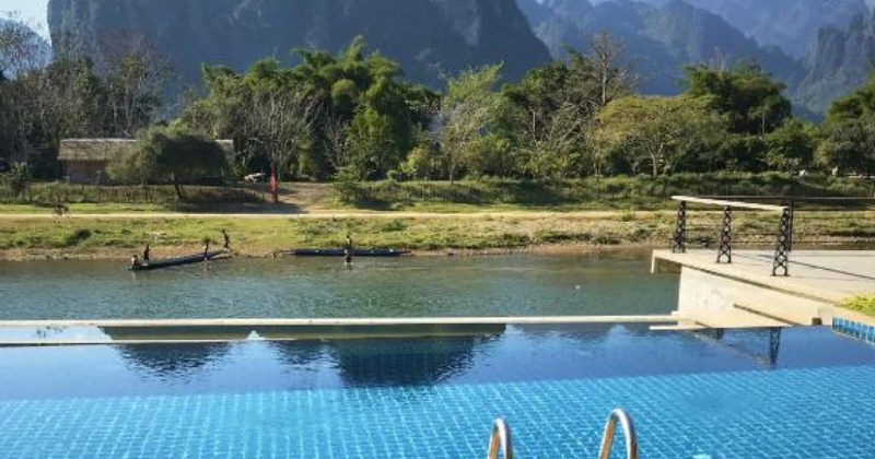 Swimming pool Inthira Vang Vieng